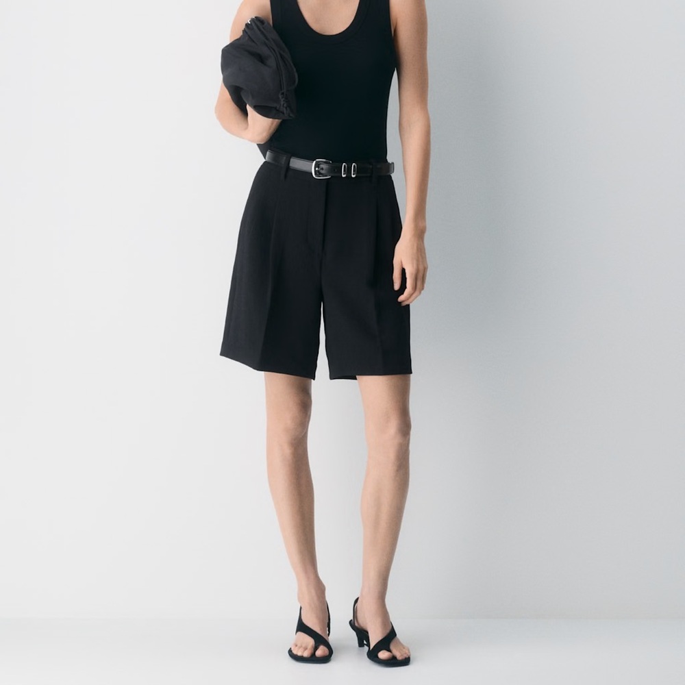 Aritzia - The Effortless Short Long - Crepette